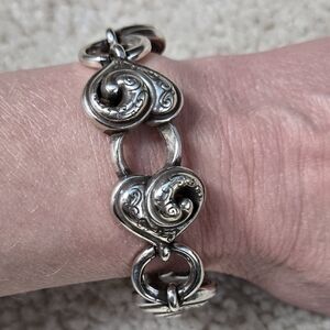 listing-status-banner